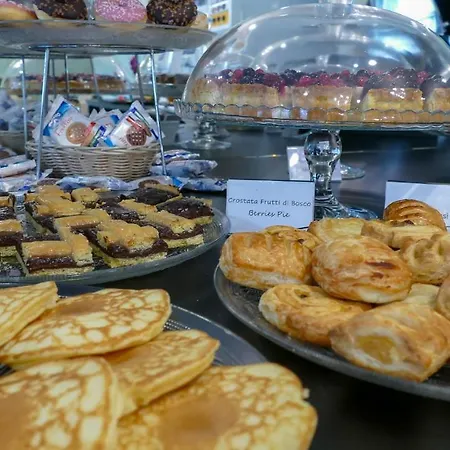 ホテル Puccini ペスキエーラ・デル・ガルダ